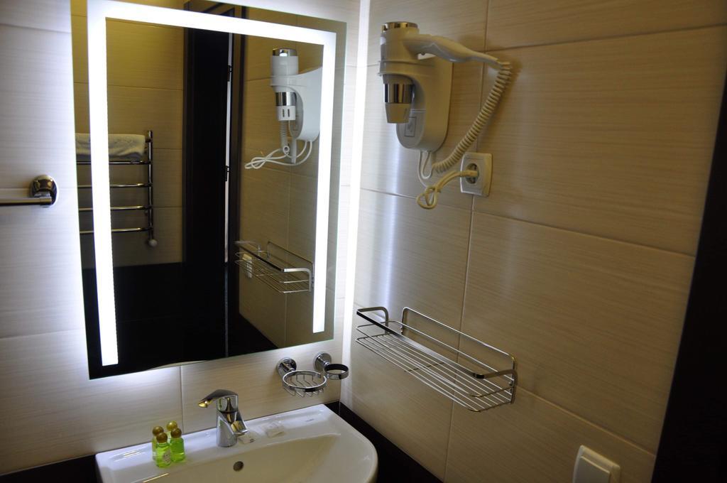 Grofa Room บูโคเวล ภายนอก รูปภาพ