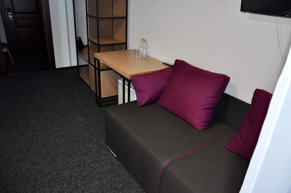 Grofa Room บูโคเวล ภายนอก รูปภาพ