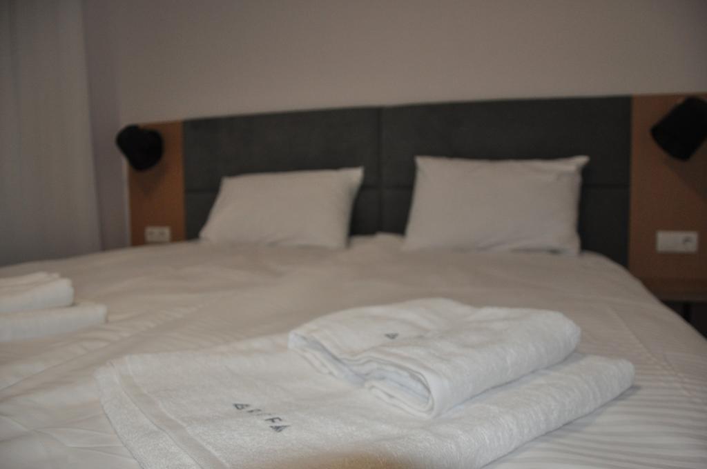 Grofa Room บูโคเวล ภายนอก รูปภาพ